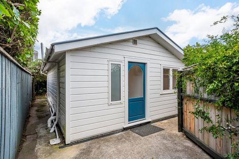 Photo of property in 35 Strathavon Road, Miramar, Wellington, 6022
