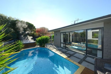 Photo of property in 8 Strathean Avenue, Avonhead, Christchurch, 8042