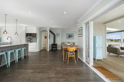 Photo of property in 16 Tralee Street, Omokoroa, 3114