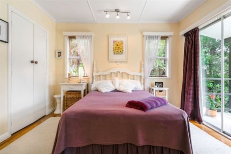 Photo of property in 169 Scenic Drive, Titirangi, Auckland, 0604