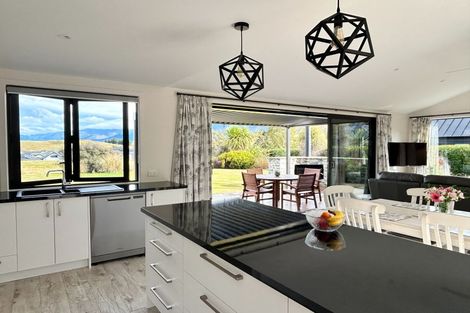 Photo of property in 7 Fife Court, Jacks Point, Queenstown, 9371
