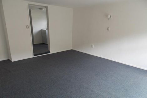 Photo of property in 142 Parkvale Road, Karori, Wellington, 6012