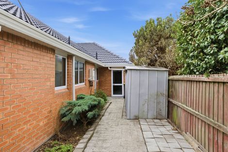 Photo of property in 7 Broadfell Avenue, Avonhead, Christchurch, 8042