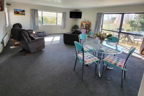 Photo of property in 1 Watts Street, Waipawa, 4210