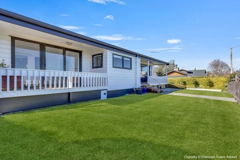 Photo of property in 37 Hikanui Drive, Havelock North, 4130