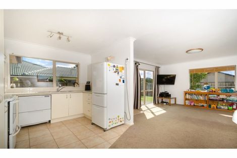 Photo of property in 114f Colwill Road, Massey, Auckland, 0614