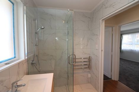 Photo of property in 2/95 Pakuranga Road, Pakuranga, Auckland, 2010
