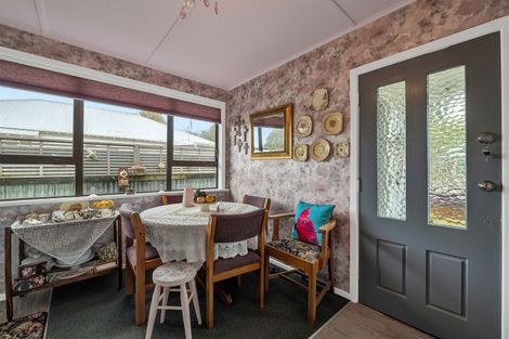 Photo of property in 21 Mills Street, Eltham, 4322