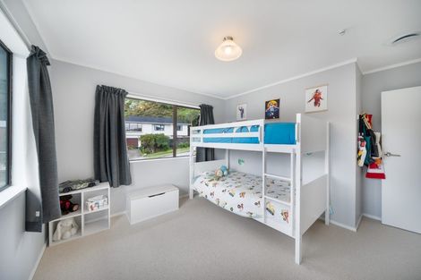 Photo of property in 60 Woodman Drive, Tawa, Wellington, 5028