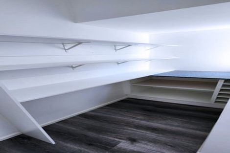 Photo of property in 33u2 Hawker Street, Mount Victoria, Wellington, 6011