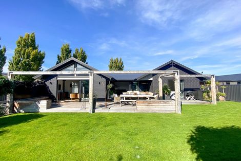 Photo of property in 48 Stratford Drive, Mount Pisa, Cromwell, 9383