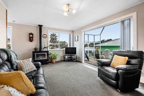 Photo of property in 6 Eton Place, Spotswood, New Plymouth, 4310
