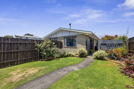 Photo of property in 32a Simons Street, Moturoa, New Plymouth, 4310