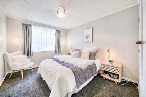 Photo of property in 21f1- Roband Crescent, Brown Owl, Upper Hutt, 5018
