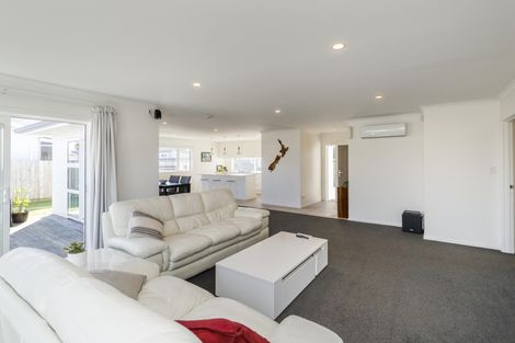 Photo of property in 34 Shamrock Street, Takaro, Palmerston North, 4412