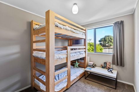 Photo of property in 7 Eruini Street, Waikanae Beach, Waikanae, 5036