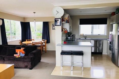 Photo of property in 10 Mirovale Place, Totara Vale, Auckland, 0629