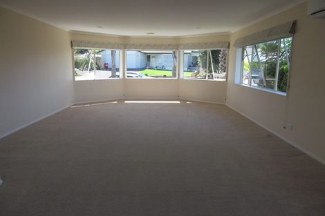 Photo of property in 11 Kath Hopper Drive, Orewa, 0931