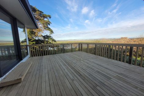 Photo of property in 15 Kawariki Road, Helensville, 0800