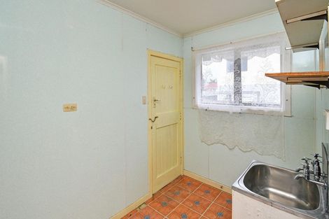 Photo of property in 14 Grove Road, Papakura, 2110