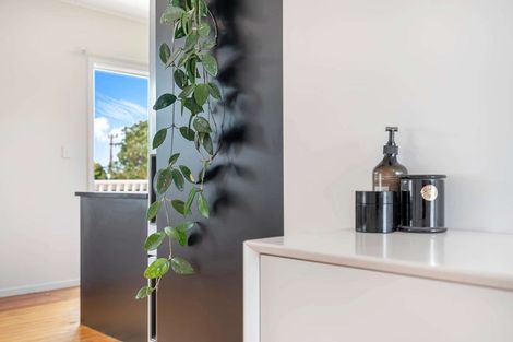 Photo of property in 8 James Mcleod Road, Shelly Beach, Helensville, 0874