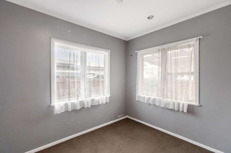 Photo of property in 11a Hill Crescent, Papakura, 2110