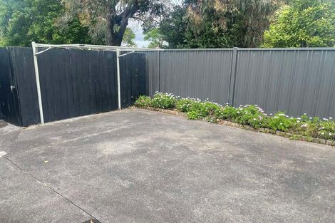 Photo of property in 5i The Esplanade, Eastern Beach, Auckland, 2012