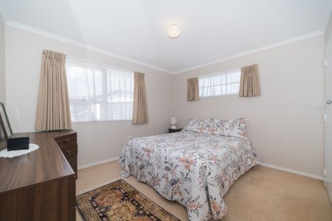Photo of property in 66 Hillcrest Drive, Kelvin Grove, Palmerston North, 4414
