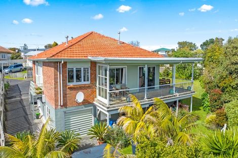 Photo of property in 88 Birkdale Road, Birkdale, Auckland, 0626
