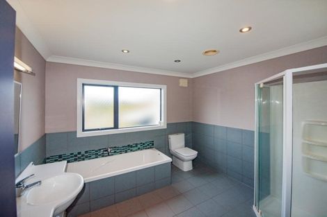 Photo of property in 20 Wantwood Grove, Churton Park, Wellington, 6037