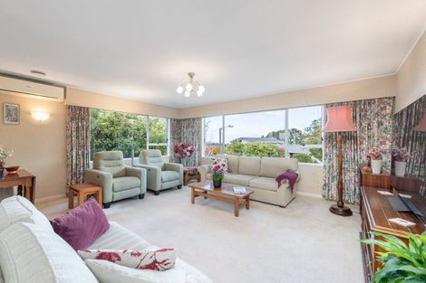 Photo of property in 5 Ardal Grove, Tirohanga, Lower Hutt, 5010