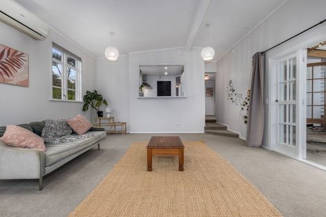 Photo of property in 53 Tiromoana Road, Raumati South, Paraparaumu, 5032