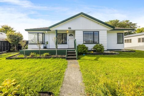 Photo of property in 37 Rosemead Place, Randwick Park, Auckland, 2105