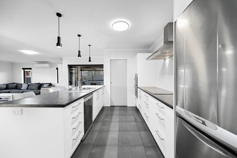 Photo of property in 18 Trauzer Place, Flagstaff, Hamilton, 3210