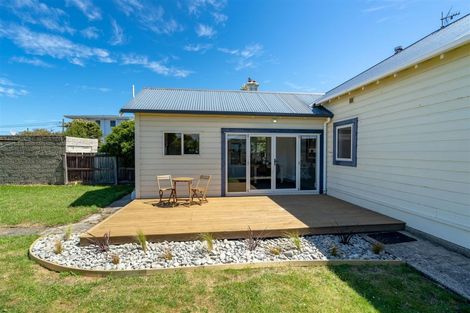 Photo of property in 69 Hargest Crescent, Saint Clair, Dunedin, 9012