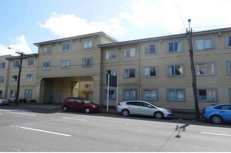 Photo of property in Basin Reserve Complex, 64/4 Sussex Street, Mount Cook, Wellington, 6021