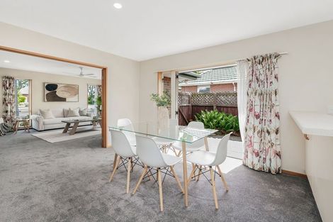 Photo of property in 128 Yaldhurst Road, Sockburn, Christchurch, 8042