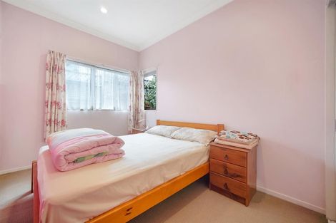 Photo of property in 32 Cairnsvale Rise, Manurewa, Auckland, 2105