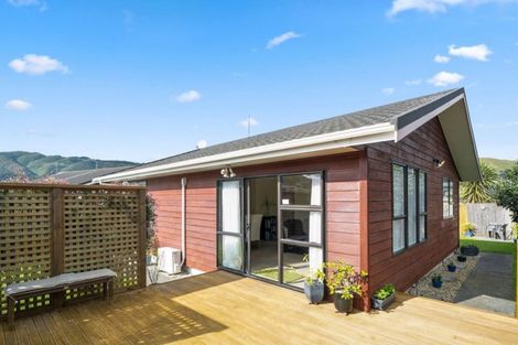 Photo of property in 3/8 Hewer Crescent, Naenae, Lower Hutt, 5011