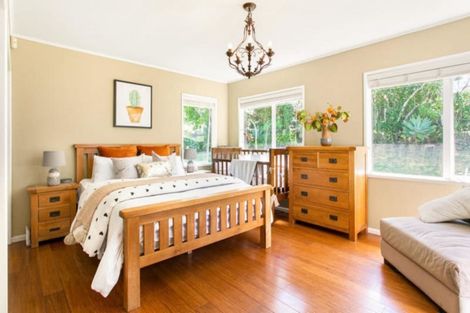 Photo of property in 48 Hilling Street, Titirangi, Auckland, 0604