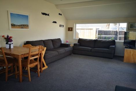 Photo of property in 78 Apu Crescent, Lyall Bay, Wellington, 6022