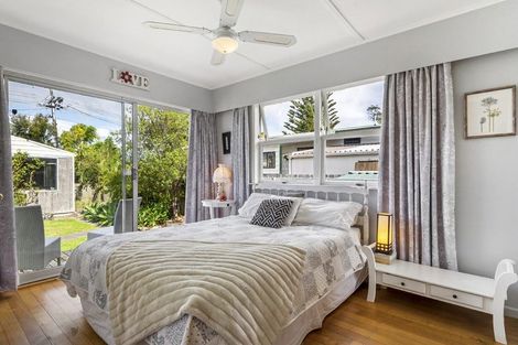 Photo of property in 7 Parakai Avenue, Parakai, 0830