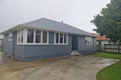 Photo of property in 54 Lismore Street, Merrilands, New Plymouth, 4312