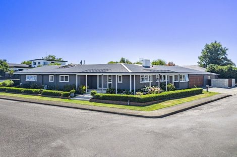 Photo of property in 15 Goodger Street, Waipukurau, 4200