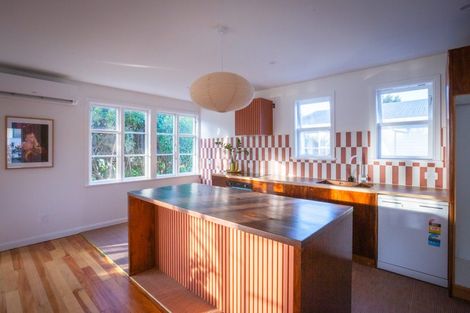 Photo of property in 26b Clinton Avenue, Te Atatu Peninsula, Auckland, 0610