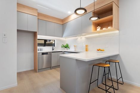 Photo of property in 729 Massey Road, Mangere, Auckland, 2022