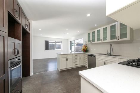 Photo of property in 21 Pohutukawa Parade, Riverhead, 0820