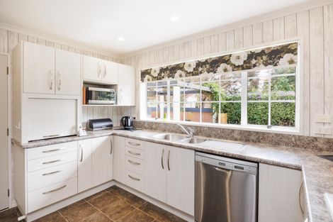 Photo of property in 7 Woodfield Avenue, Roslyn, Palmerston North, 4414