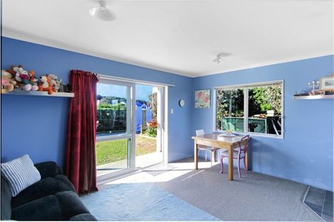 Photo of property in 11 Low Avenue, Foxton Beach, Foxton, 4815