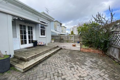 Photo of property in 174 Tasman Street, Mount Cook, Wellington, 6021